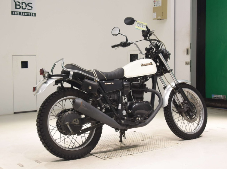 Мотоцикл Kawasaki 250TR