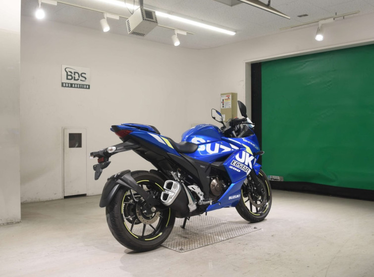 Мотоцикл Suzuki GIXXER250SF с пробегом 5588 km