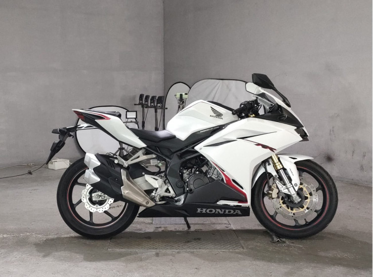 Мотоцикл Honda CBR250RR с пробегом 20736 km