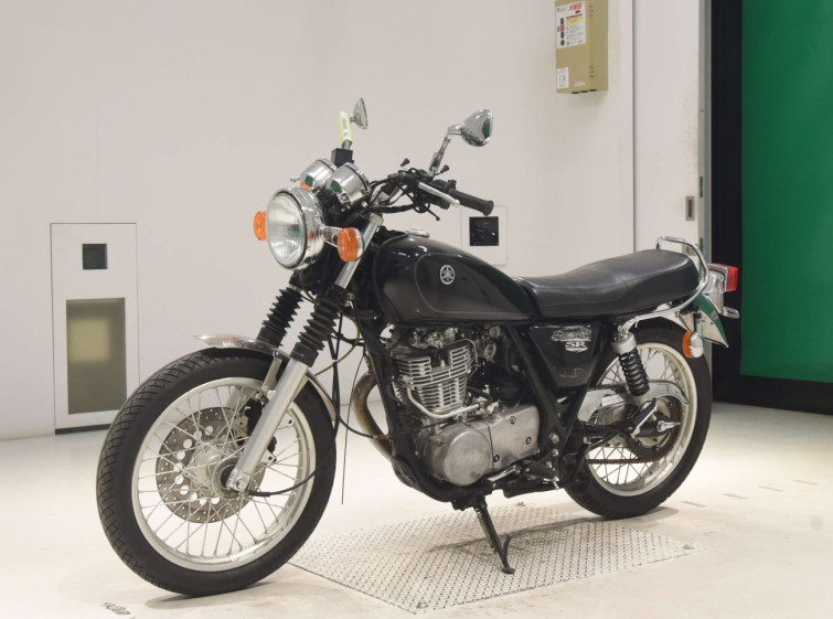 Мотоцикл Yamaha SR400 с пробегом 6414 km