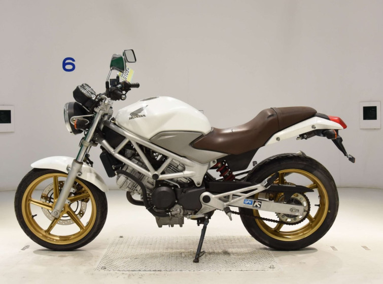 Мотоцикл Honda VTR250 с пробегом 4086 km