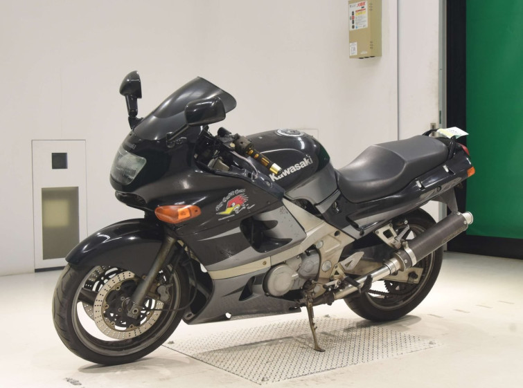 Мотоцикл Kawasaki ZZ-R400 с пробегом 86375 km