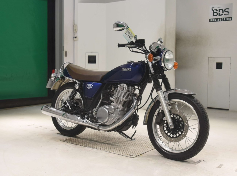 Мотоцикл Yamaha SR400 с пробегом 372 km