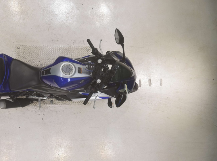Мотоцикл Yamaha YZF-R25 с пробегом 15915 km