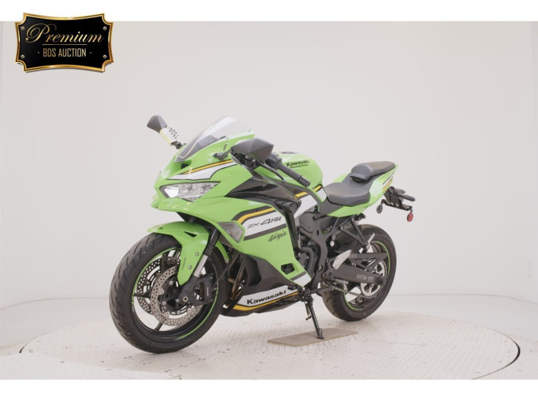 Мотоцикл Kawasaki ZX-4RR с пробегом 1766 km
