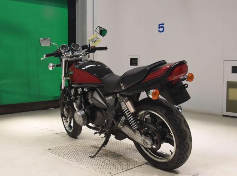 Мотоцикл Kawasaki ZEPHYR400 с пробегом 8331 km