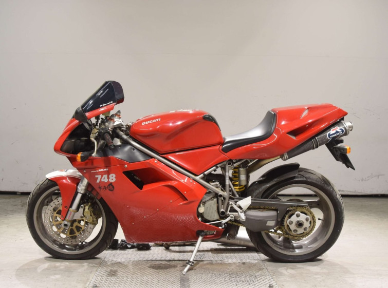 Мотоцикл Ducati 748 з пробігом 18540 km