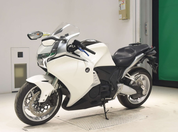 Мотоцикл Honda VFR1200F с пробегом 16646 km