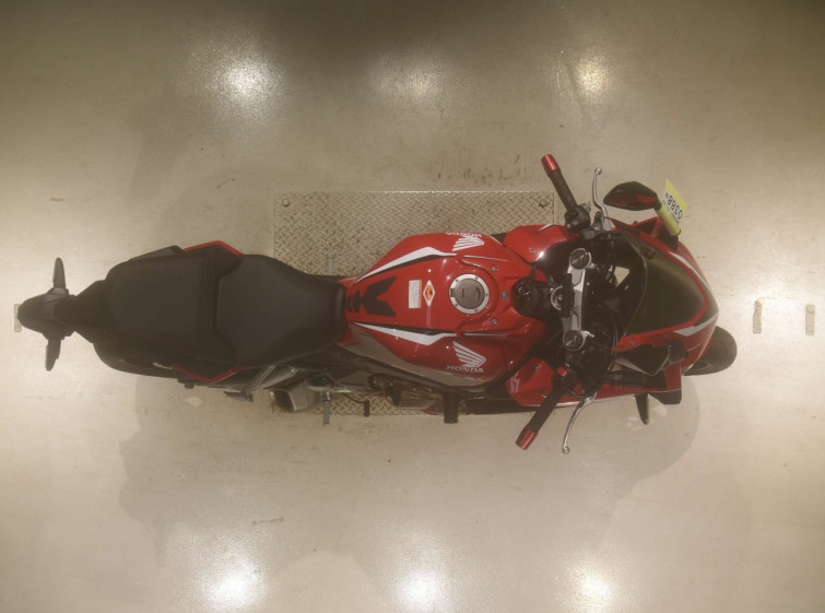 Мотоцикл Honda CBR650R с пробегом 9023 km