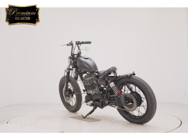 Мотоцикл Yamaha SR400-2 с пробегом 3411 km