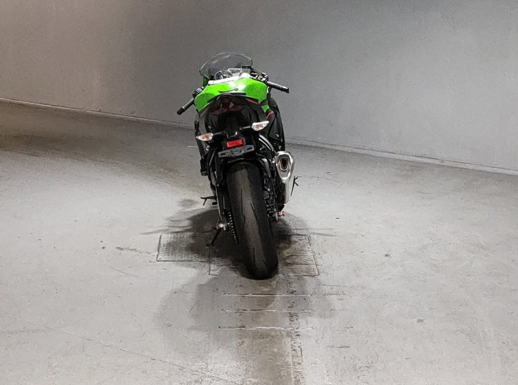Мотоцикл Kawasaki ZX-6R с пробегом 8235 km