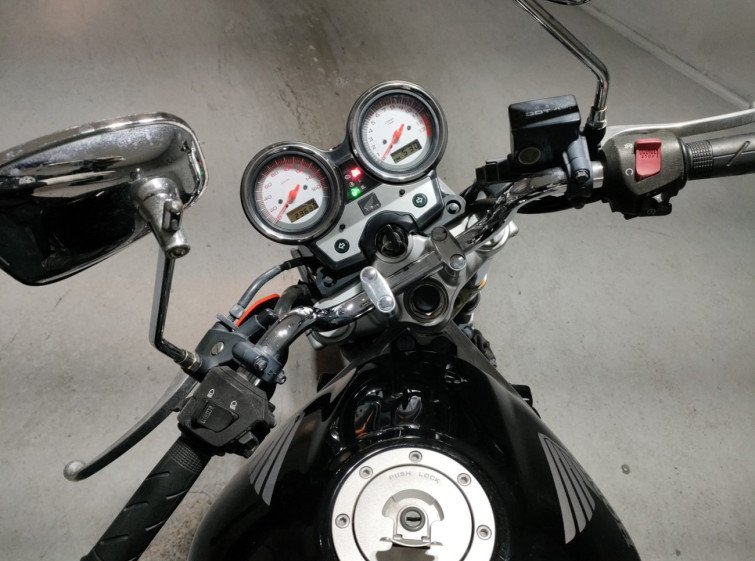 Мотоцикл Honda VTR250 з пробігом 23630 km