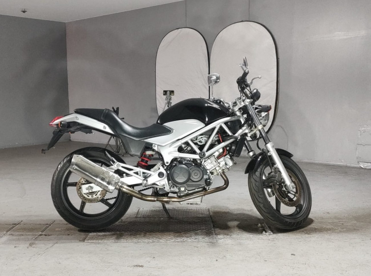 Мотоцикл Honda VTR250 з пробігом 23630 km