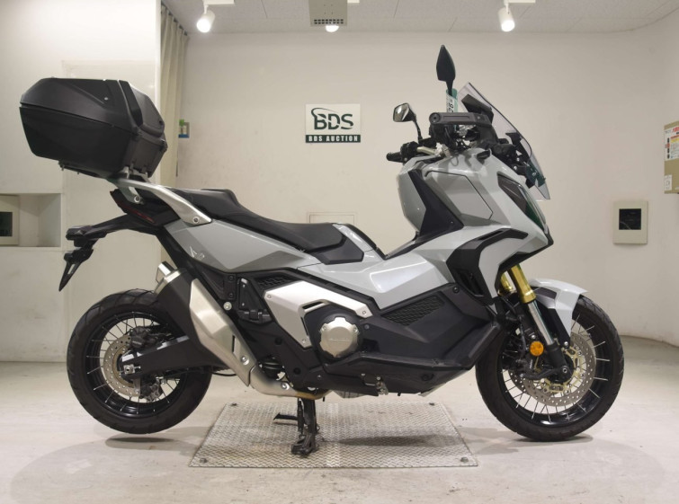 Мотоцикл Honda X-ADV750-2 з пробігом 4221 km