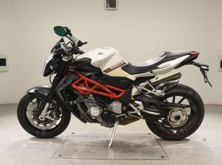 Мотоцикл MV Agusta BRUTALE1090R з пробігом 31255 km