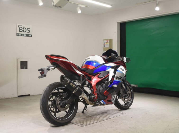 Мотоцикл Kawasaki NINJA ZX-25R з пробігом 23424 km