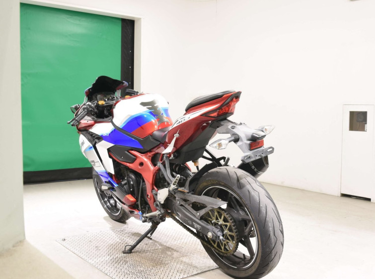 Мотоцикл Kawasaki NINJA ZX-25R з пробігом 23424 km