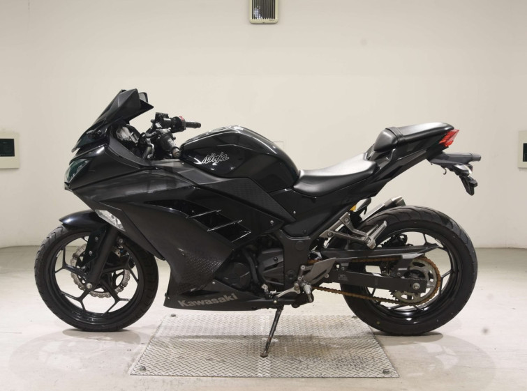 Мотоцикл Kawasaki NINJA250 с пробегом 14122 km