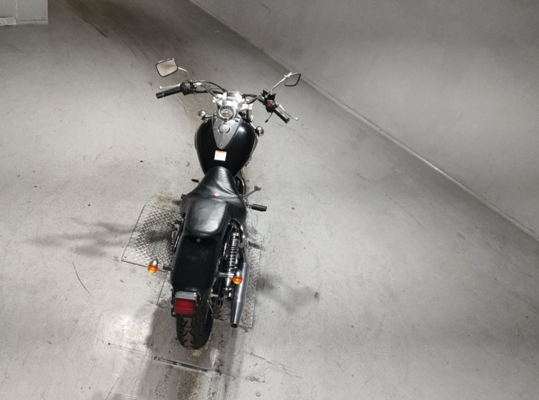 Мотоцикл Suzuki INTRUDER 250LC