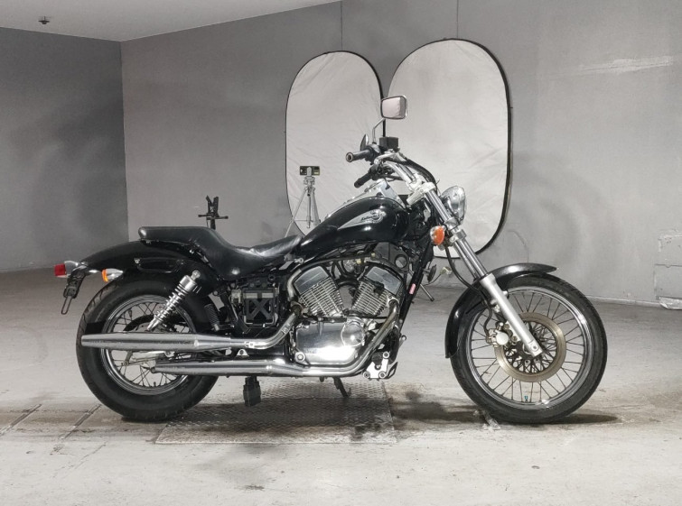 Мотоцикл Suzuki INTRUDER 250LC