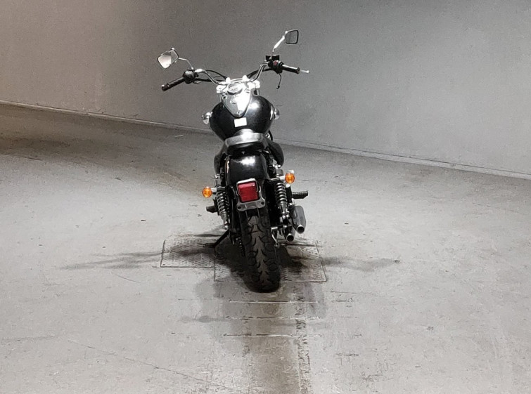 Мотоцикл Suzuki INTRUDER 250LC