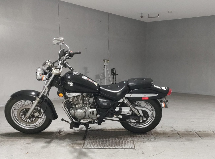 Мотоцикл Suzuki GZ250 з пробігом 18748 m