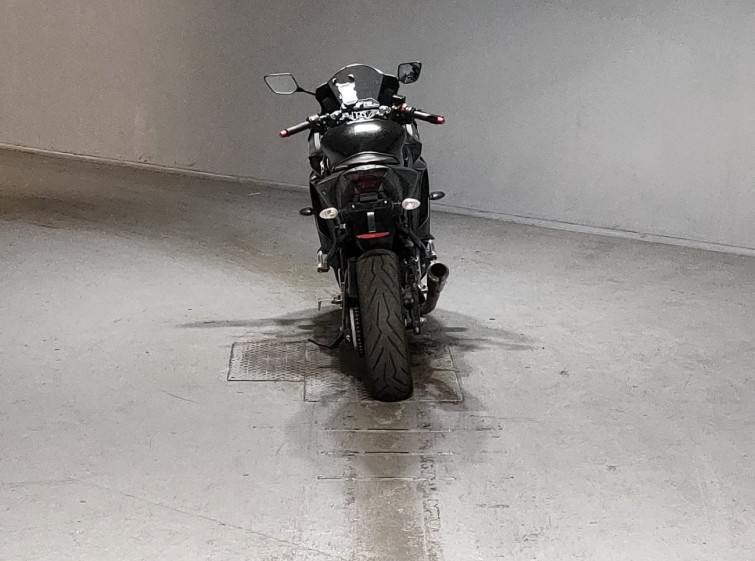 Мотоцикл Yamaha YZF-R25 с пробегом 42395 km