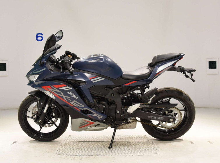 Мотоцикл Kawasaki NINJA ZX-25R с пробегом 8793 km