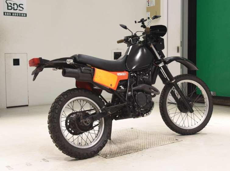 Мотоцикл Honda XLX250R з пробігом 19356 km