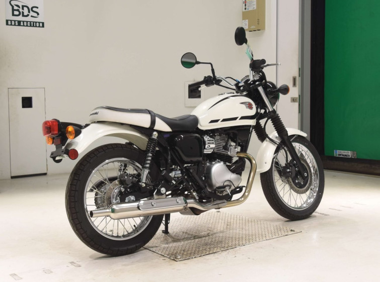 Мотоцикл Kawasaki W230 с пробегом 305 km