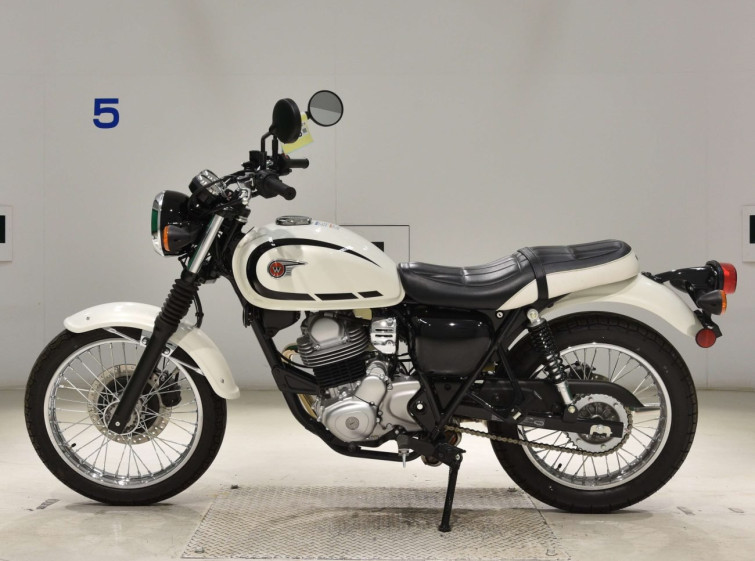Мотоцикл Kawasaki W230 с пробегом 305 km
