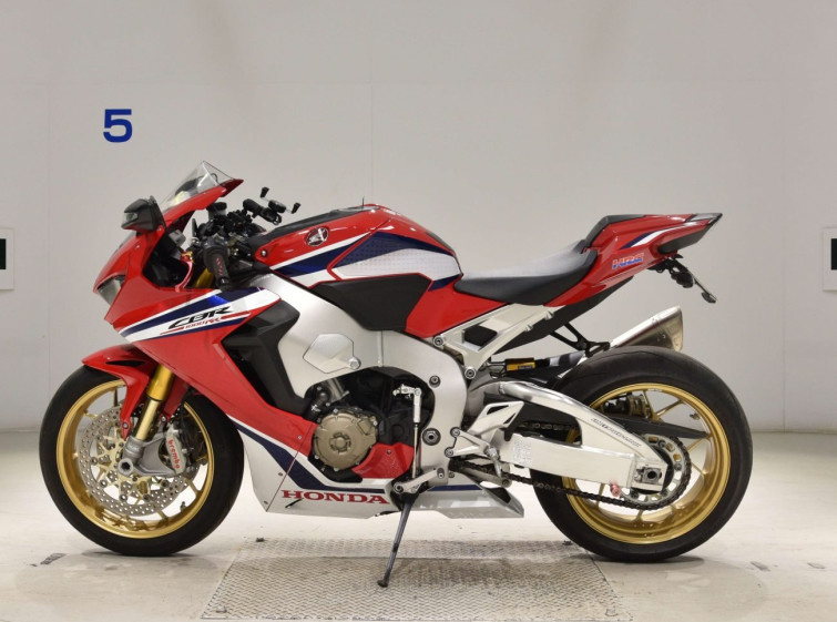 Мотоцикл Honda CBR1000RR SP с пробегом 13166 km