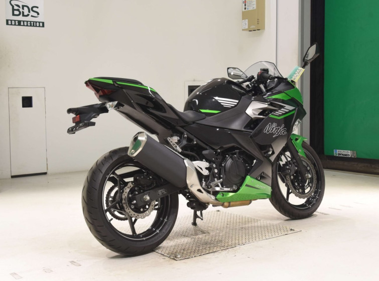 Мотоцикл Kawasaki NINJA400 с пробегом 570 km
