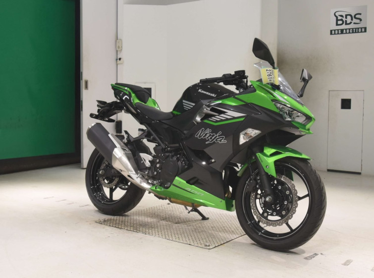 Мотоцикл Kawasaki NINJA400 с пробегом 570 km