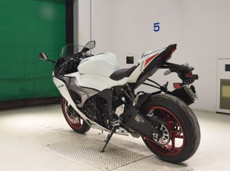 Мотоцикл Kawasaki ZX-6R с пробегом 1106 km