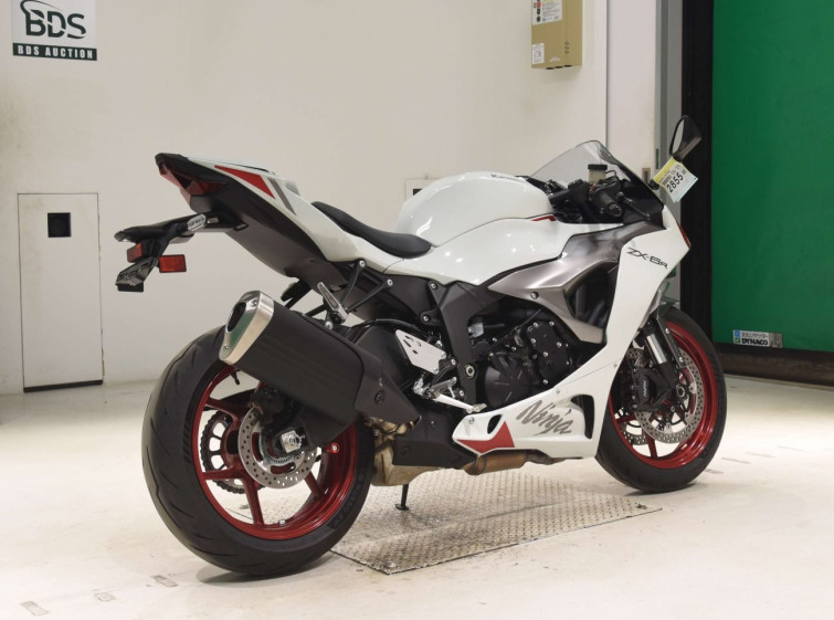 Мотоцикл Kawasaki ZX-6R с пробегом 1106 km