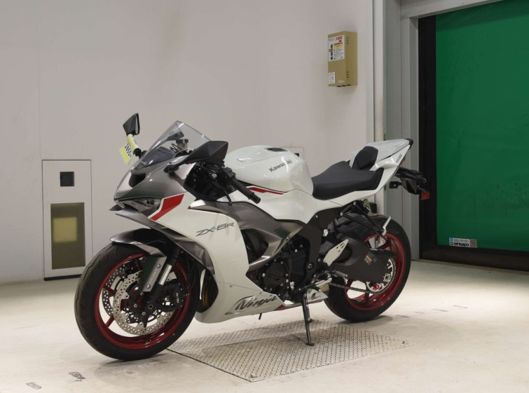Мотоцикл Kawasaki ZX-6R с пробегом 1106 km