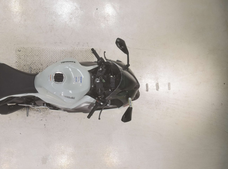 Мотоцикл Kawasaki ZX-6R с пробегом 1106 km