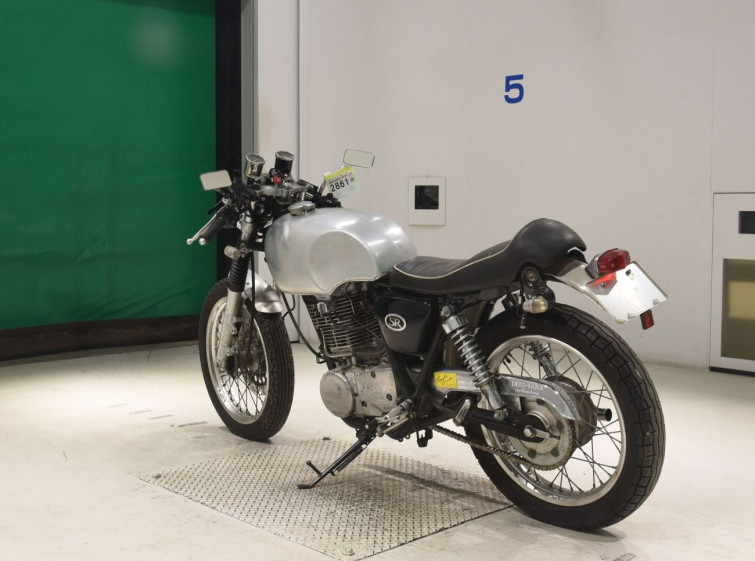 Мотоцикл Yamaha SR400 с пробегом 16843 km