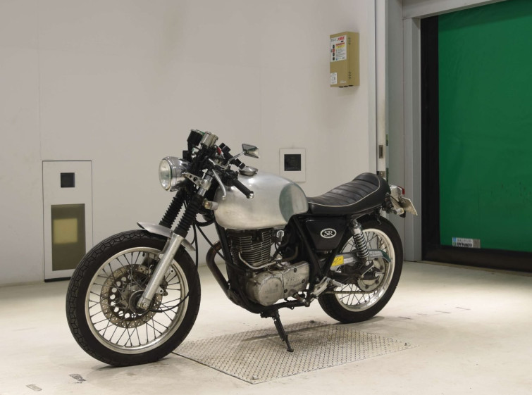 Мотоцикл Yamaha SR400 с пробегом 16843 km