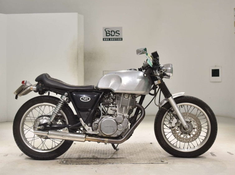 Мотоцикл Yamaha SR400 с пробегом 16843 km