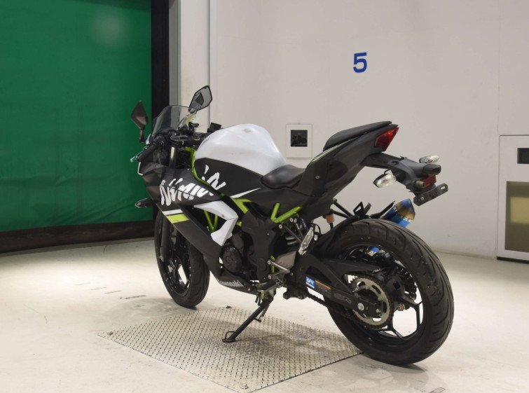 Мотоцикл Kawasaki NINJA250 з пробігом 6312 km