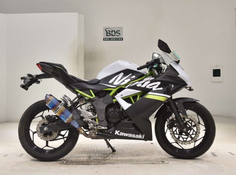 Мотоцикл Kawasaki NINJA250 з пробігом 6312 km