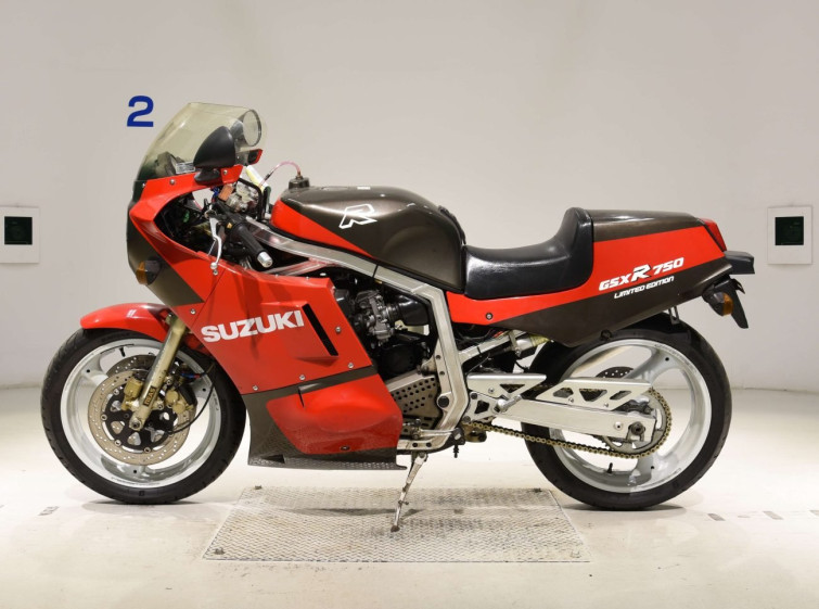 Мотоцикл Suzuki GSX-R750 с пробегом 32981 km