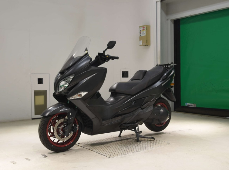Мотоцикл Suzuki BURGMAN125 с пробегом 35420 km