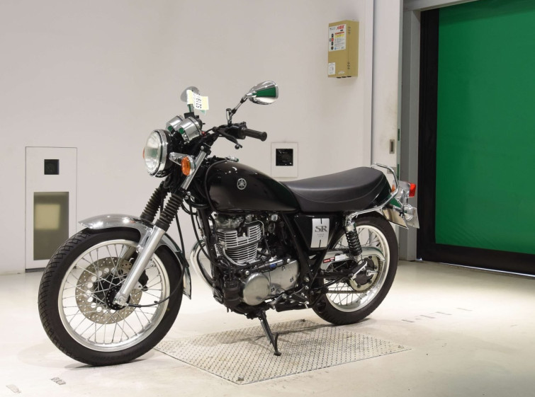 Мотоцикл Yamaha SR400 с пробегом 5 km