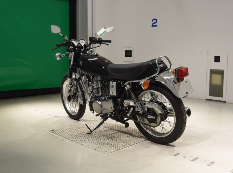 Мотоцикл Yamaha SR400 с пробегом 5 km