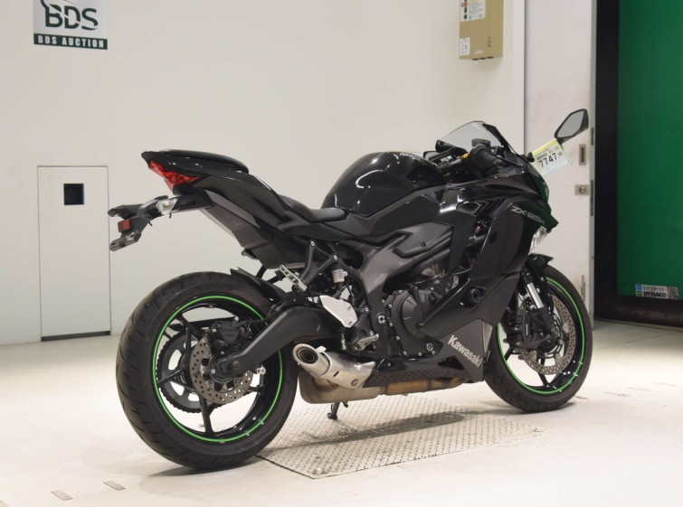 Мотоцикл Kawasaki NINJA ZX-25R с пробегом 2021 km