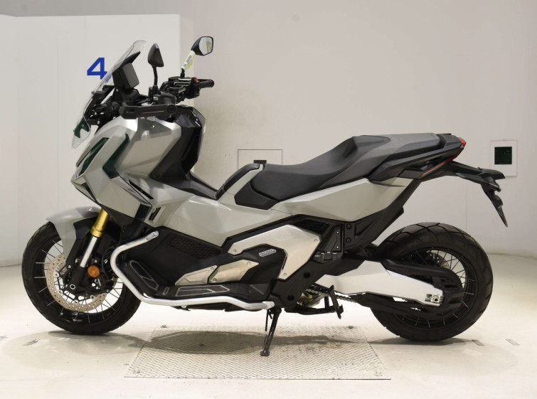 Мотоцикл Honda X-ADV750 с пробегом 1801 km