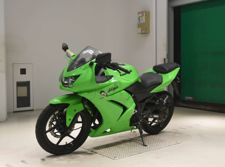 Мотоцикл Kawasaki NINJA250R з пробігом 30968 km